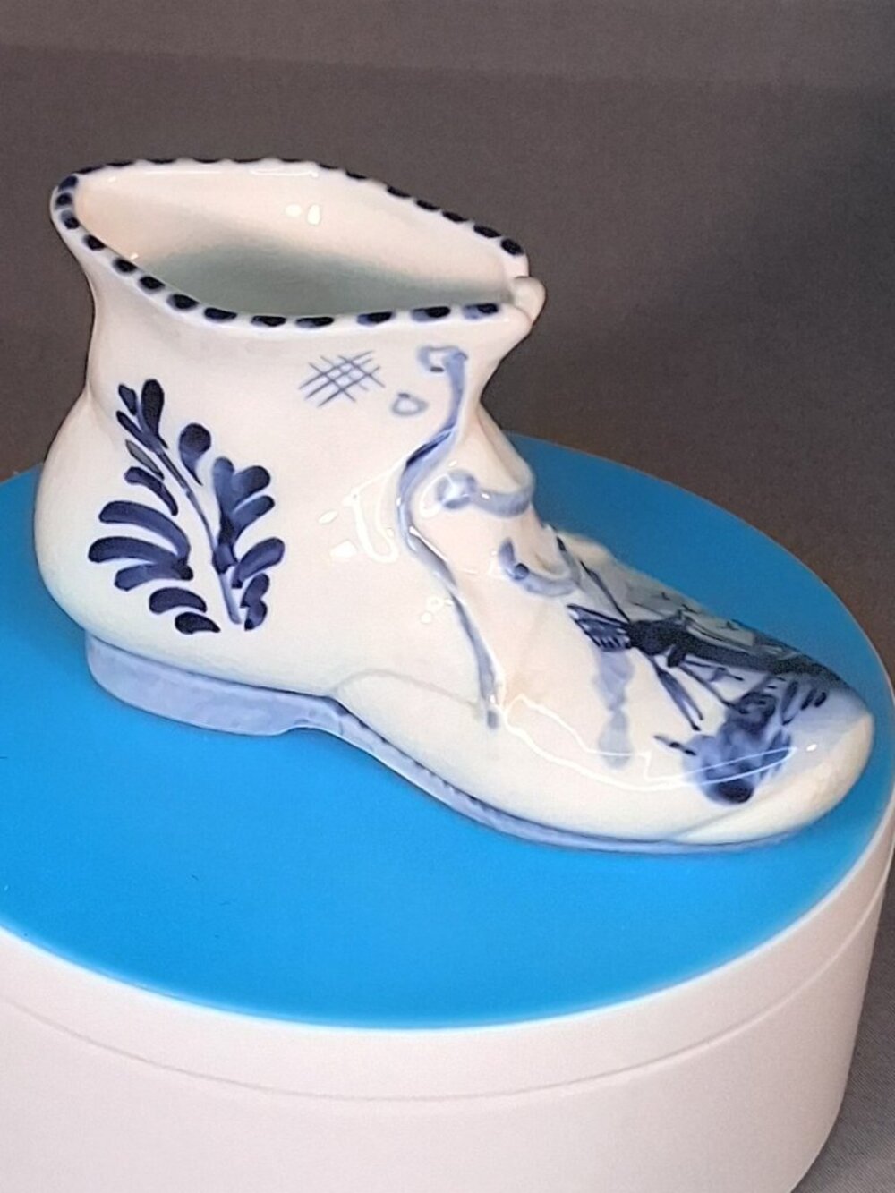 VTG (1970s-1990s) Delft Blue Hand Painted Porcelain Boot Figurine Windmill Shoe